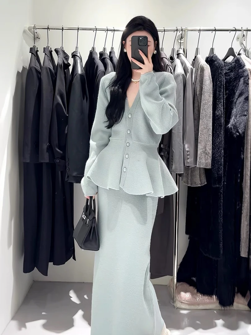 秋季搭配一整套女2024新款韩剧小香风收腰毛衣鱼尾半身裙两件套装