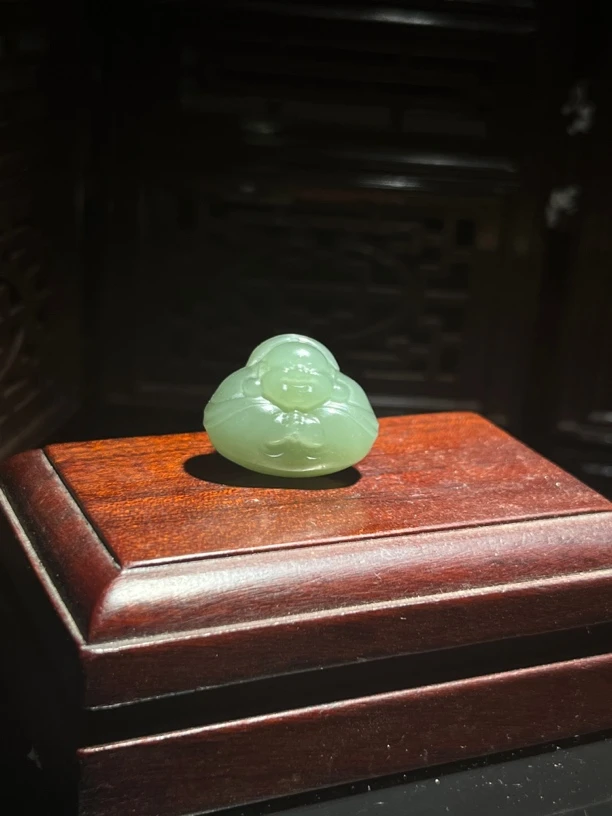 天然和田玉 包包佛 女士儿童款式   手工雕刻精美吊坠