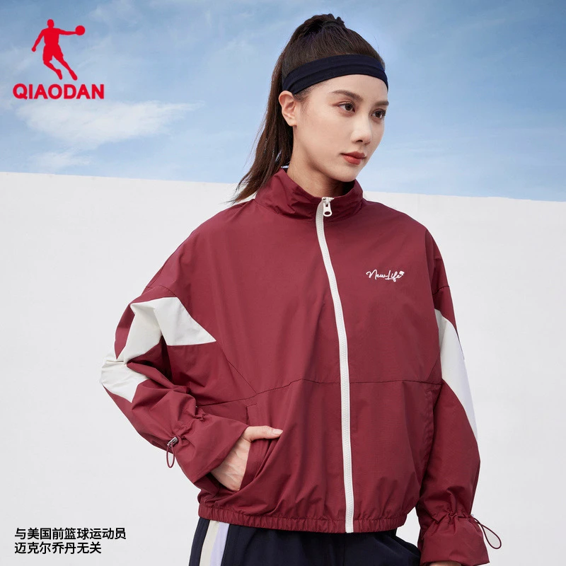 中国乔丹梭织女士2024秋冬新款茄克运动休闲宽松潮流防水防风上衣