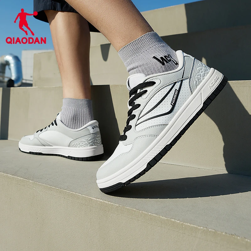 中国乔丹板鞋男女运动秋季牛仔潮流低帮休闲运动鞋男小白鞋情侣鞋