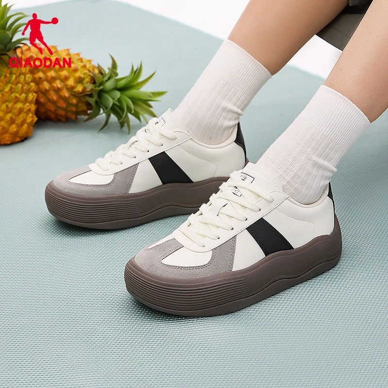 中国乔丹德训鞋板鞋女2025秋季新款厚底增高波浪鞋休闲运动鞋女子