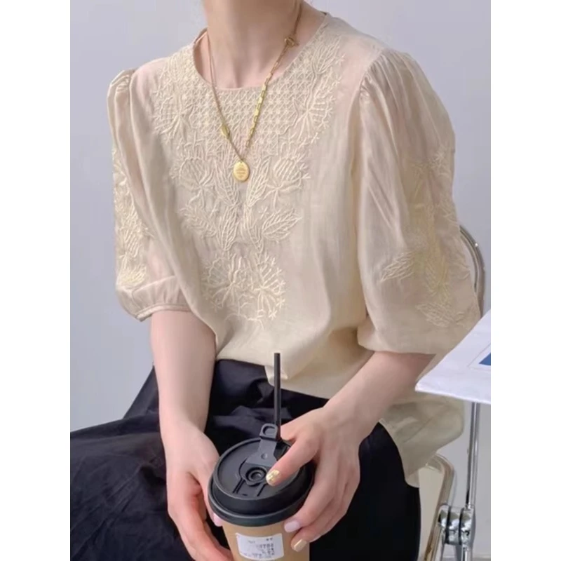 高档刺绣小衫圆领短袖衬衫女夏季薄款洋气女士气质遮肚子大码上衣