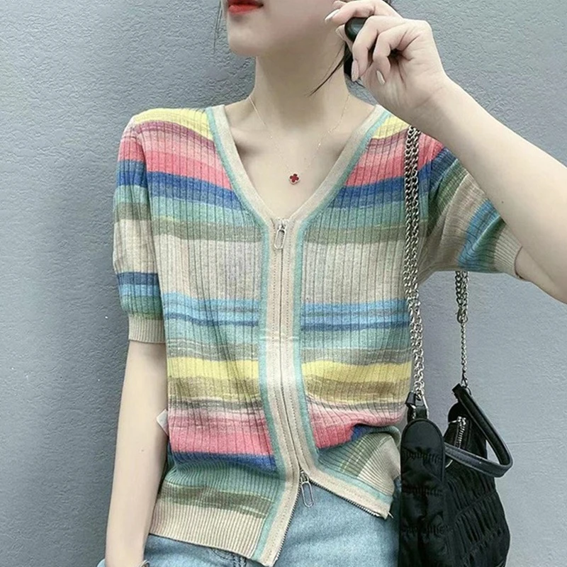 春季高端洋气小衫减龄彩虹条纹v领短袖针织打底衫开衫薄款上衣女