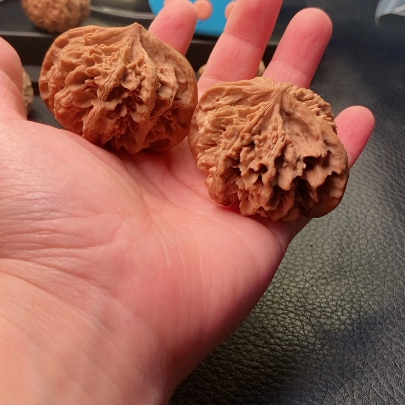 【闪购商品】桃核吊坠霸王花