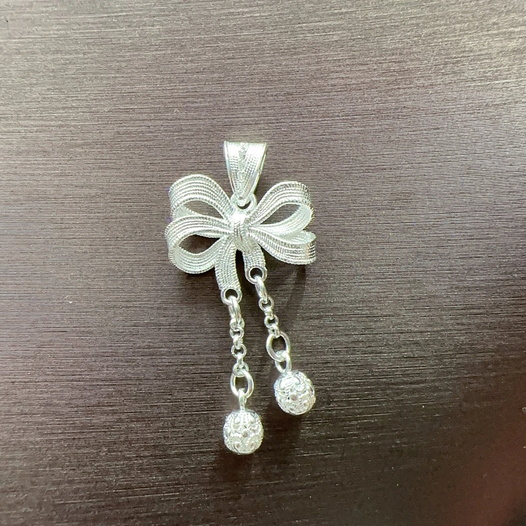 吊坠足银 双绣球蝴蝶结吊坠