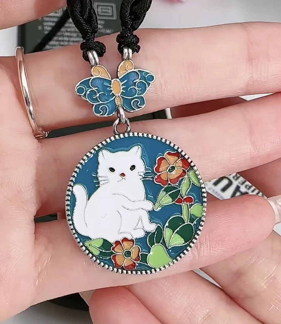 珐琅彩猫咪银牌 实心 玛瑙绳子60CM
