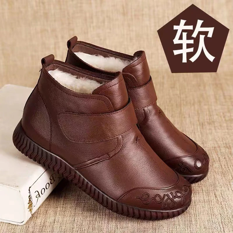 真软皮老人棉鞋女冬季加绒短靴软底皮鞋中老年奶奶保暖防滑妈妈鞋