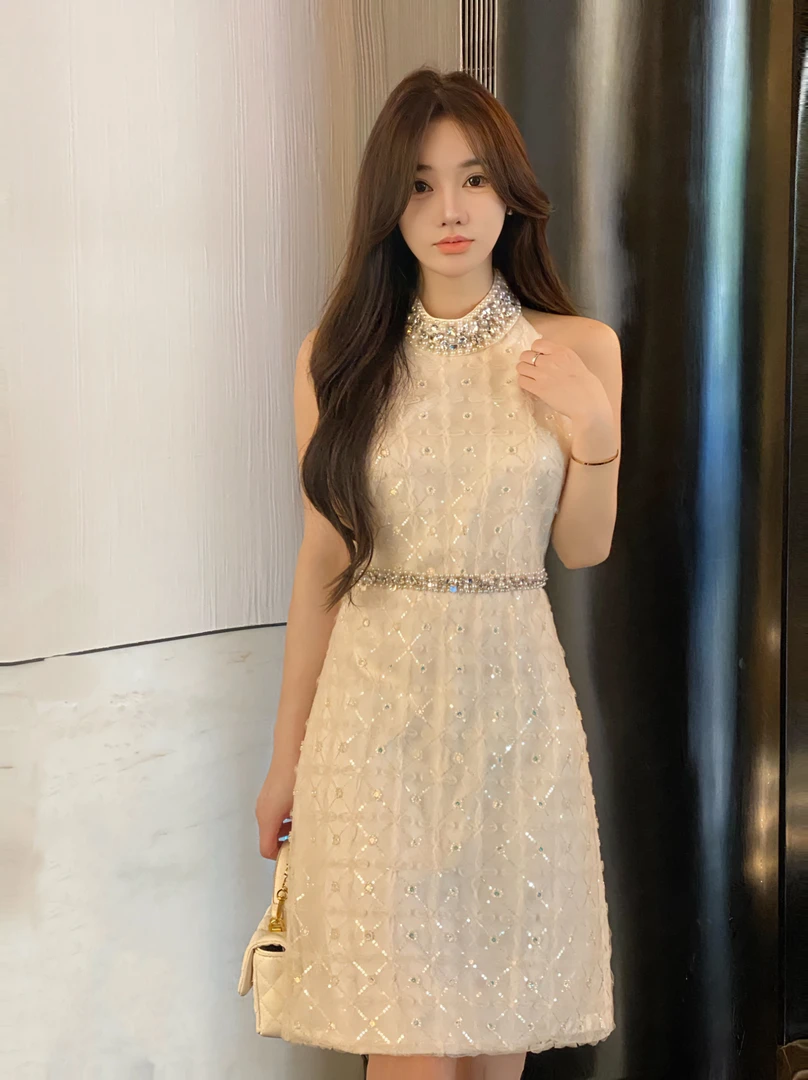 2025原创设计倾城挂脖订珠气质蕾丝连衣裙