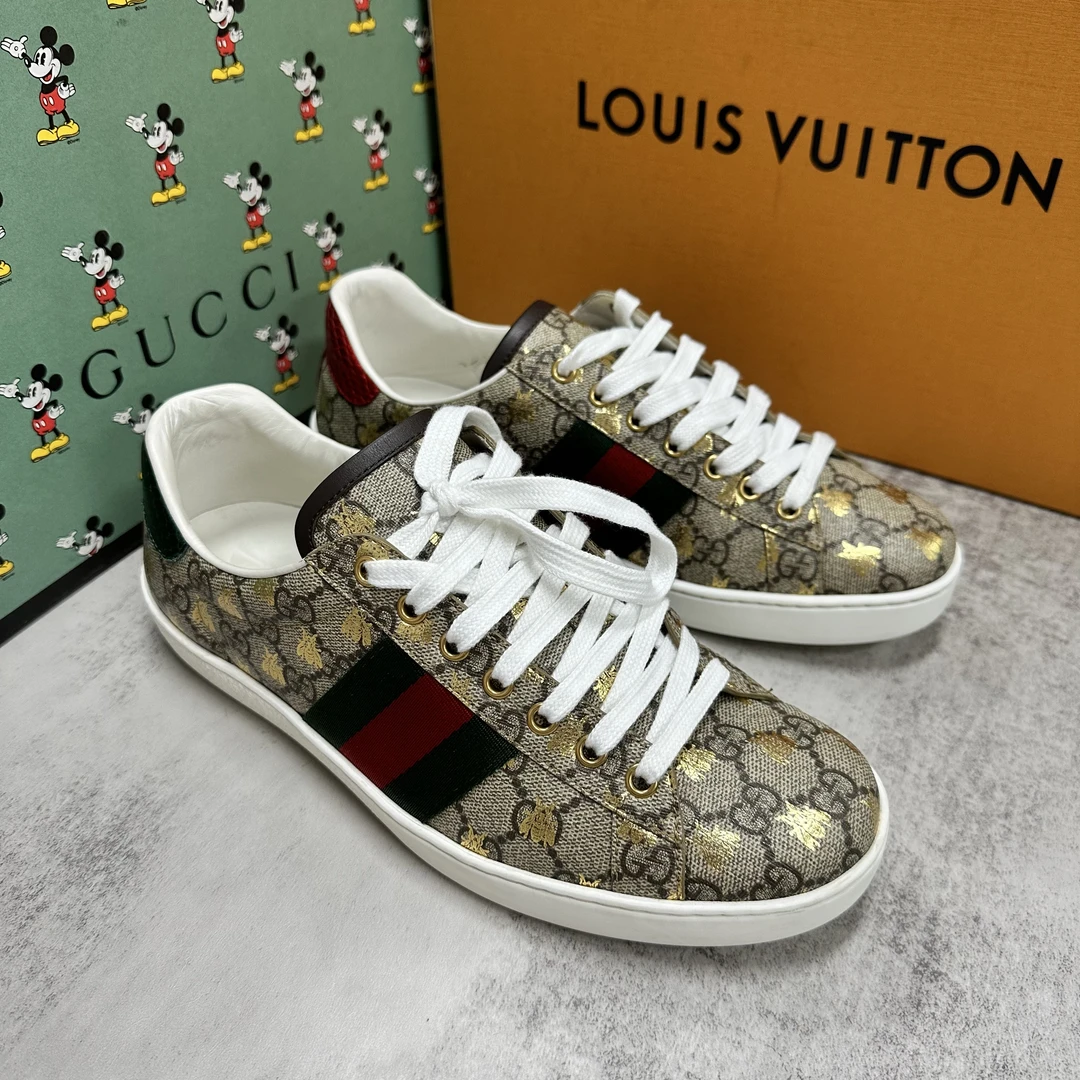 95新 GUCCI/古驰 烫金小蜜蜂双G满印休闲板鞋/37-40-41.5欧