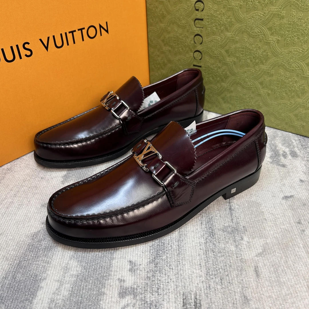 LouisVuitton/路易威登酒红色钢标Logo正装乐福鞋/98新39欧