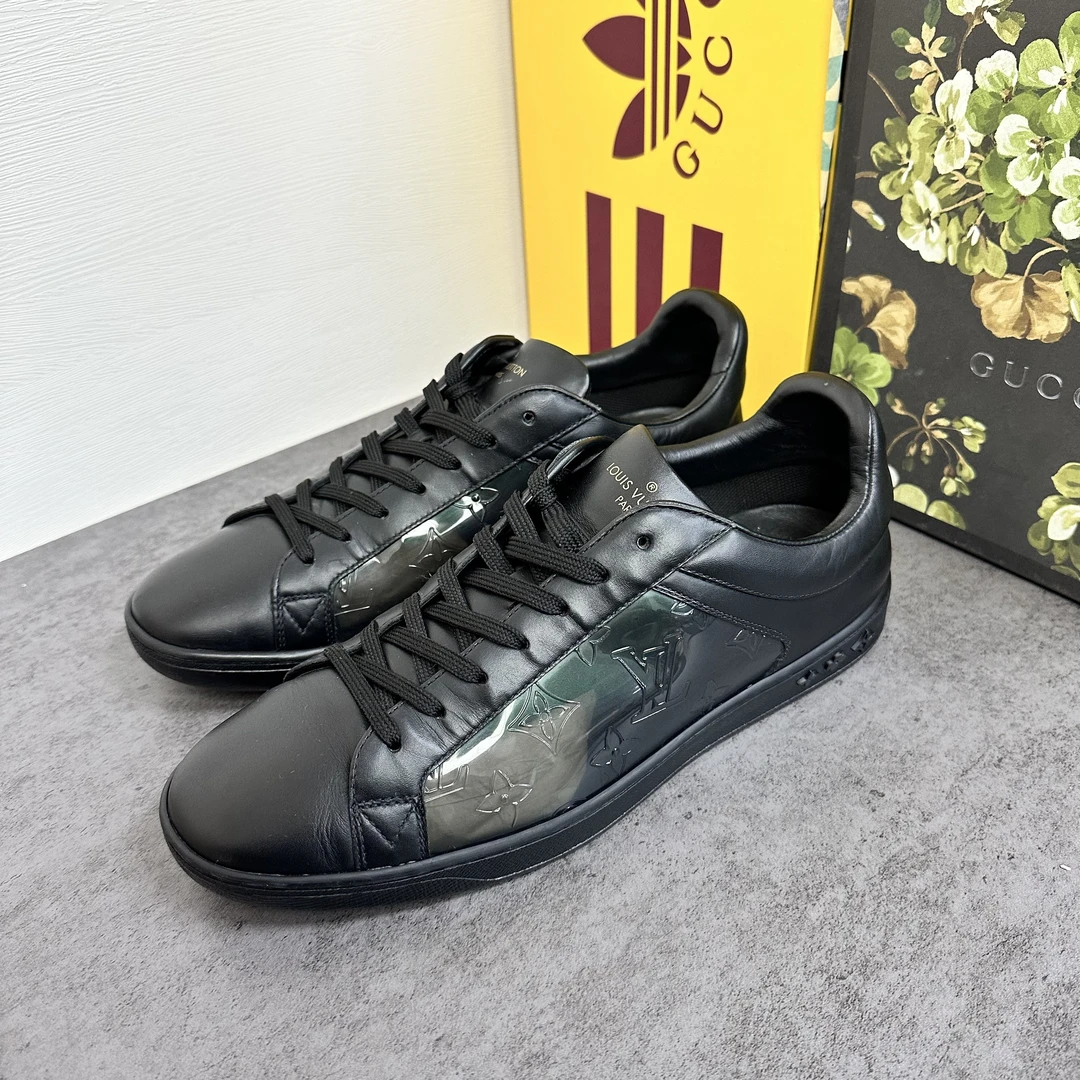 LouisVuitton/路易威登黑色透明渐变浮雕老花休闲鞋/42码/98新/H
