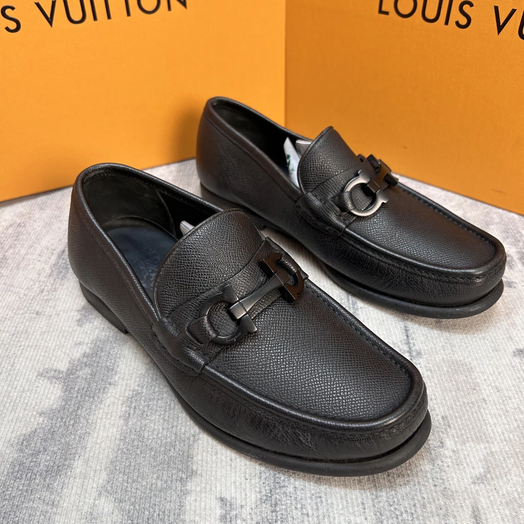 95新 FERRAGAMO/菲拉格慕 黑色荔枝纹正装乐福鞋/39.5欧/161