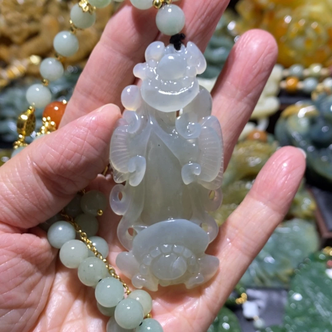 蛇纹石玉颈饰未镶嵌