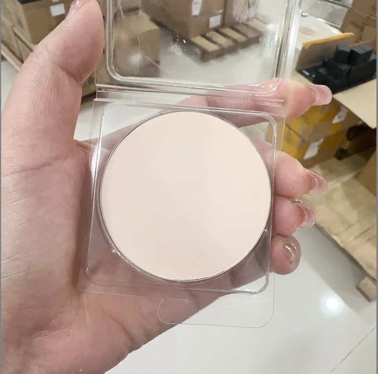 【桃桃家新店】柔焦定妆粉饼替换芯01亮白