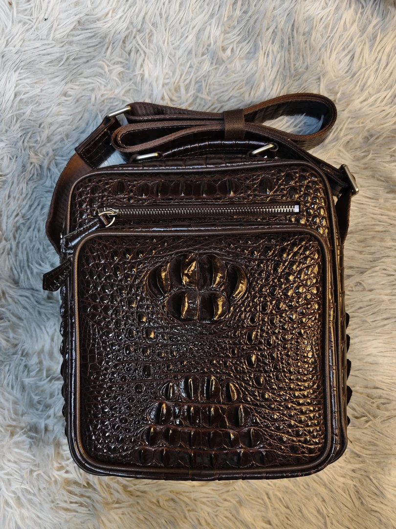 男款鳄鱼皮单肩包手提斜挎包商务休闲百搭