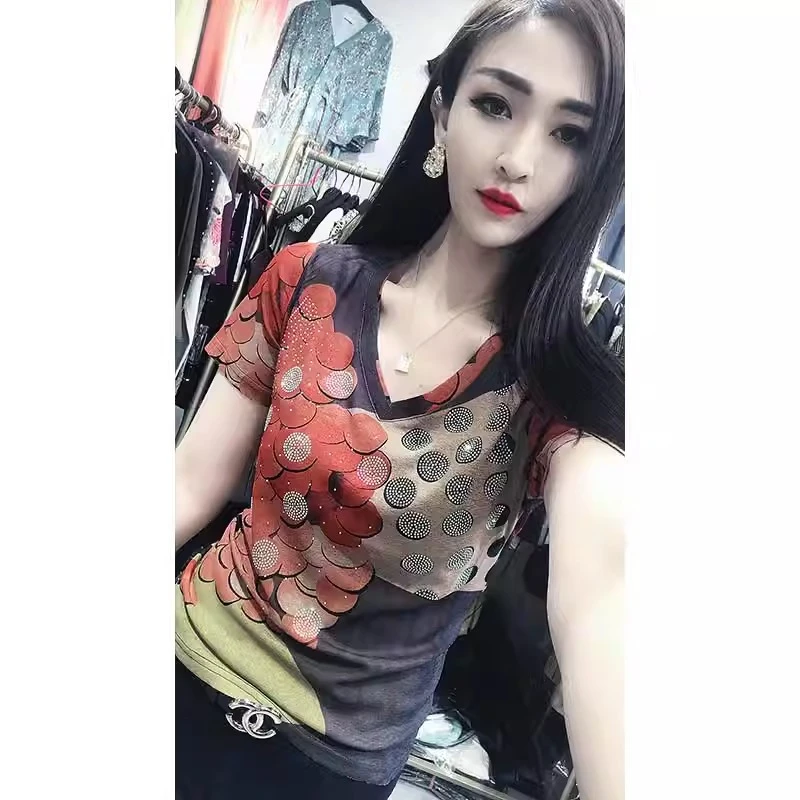 欧洲站重工镶钻V领短袖T恤夏装新款修身显瘦上衣女复古百搭小衫潮