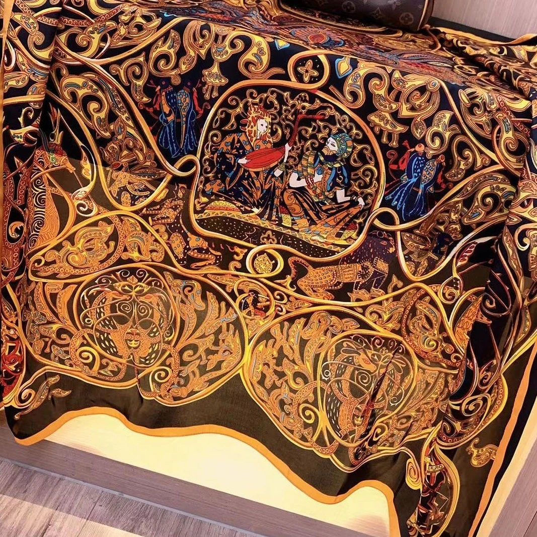 243【一千零一夜黑金色】110*110丽景缎方巾