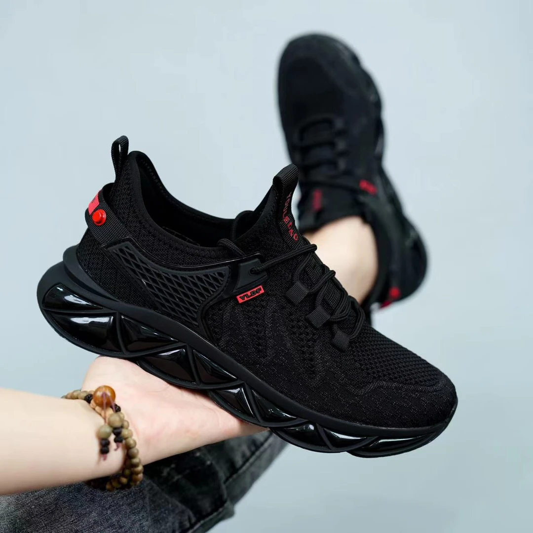 新款夏季男士大码黑色网面飞织透气时尚百搭软底运动休闲跑步潮鞋