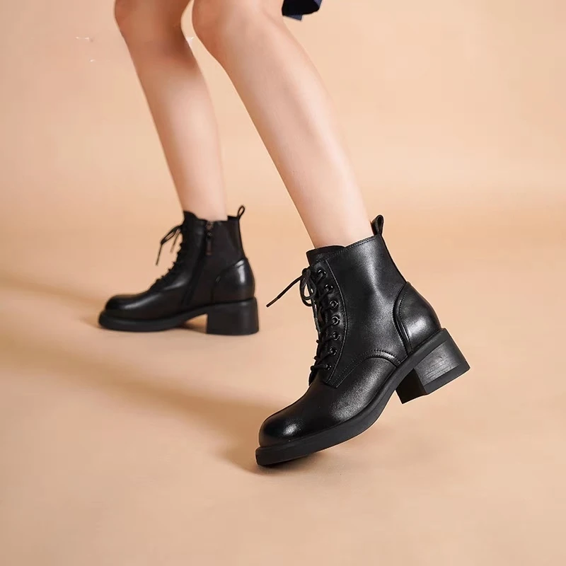 佰莉文冬季新款日常休闲圆头粗跟头层牛皮百搭时尚女马丁靴