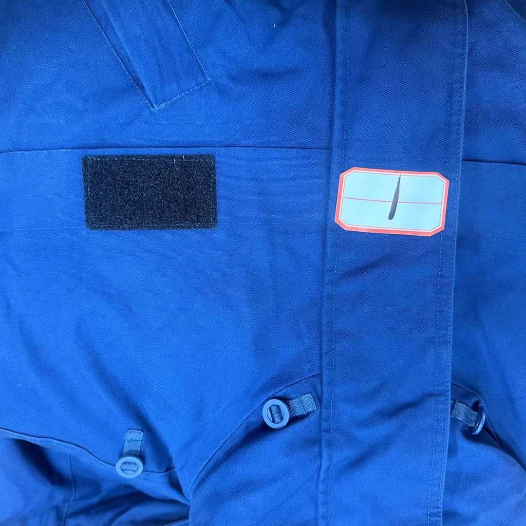 89层蓝色棉大衣防寒保暖