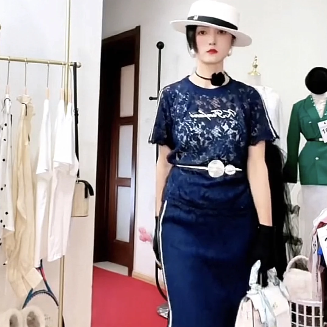 高端货 蕾丝套裙（三件套）（80-130斤左右）