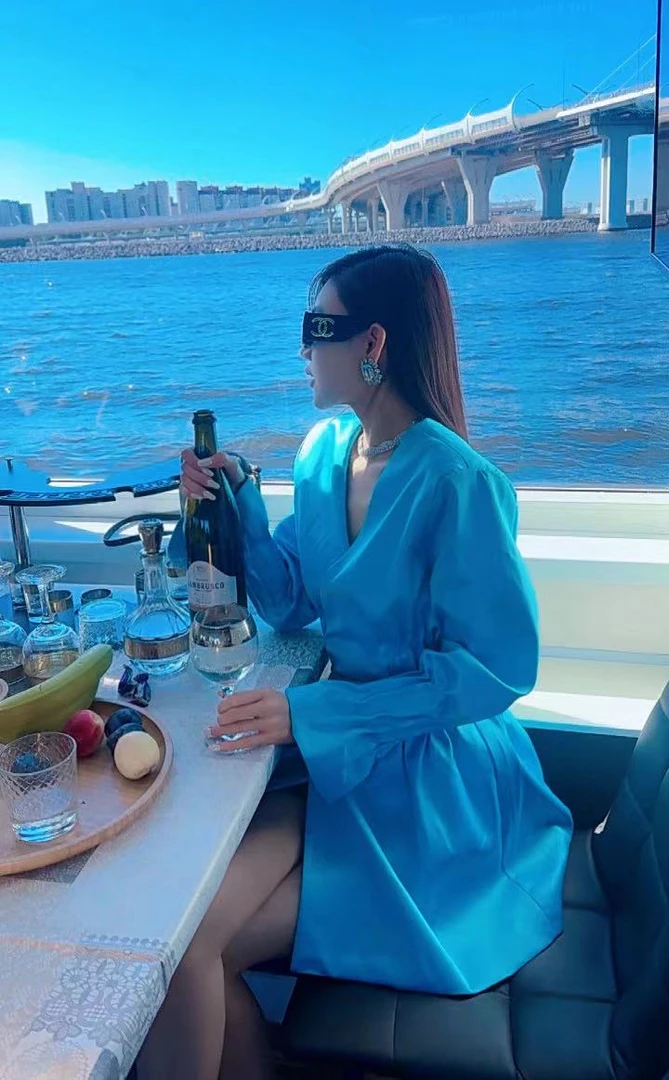 【诗总圣彼得堡•名媛酒会】新款雀蓝收腰显瘦西装缎面外套裙配腰带