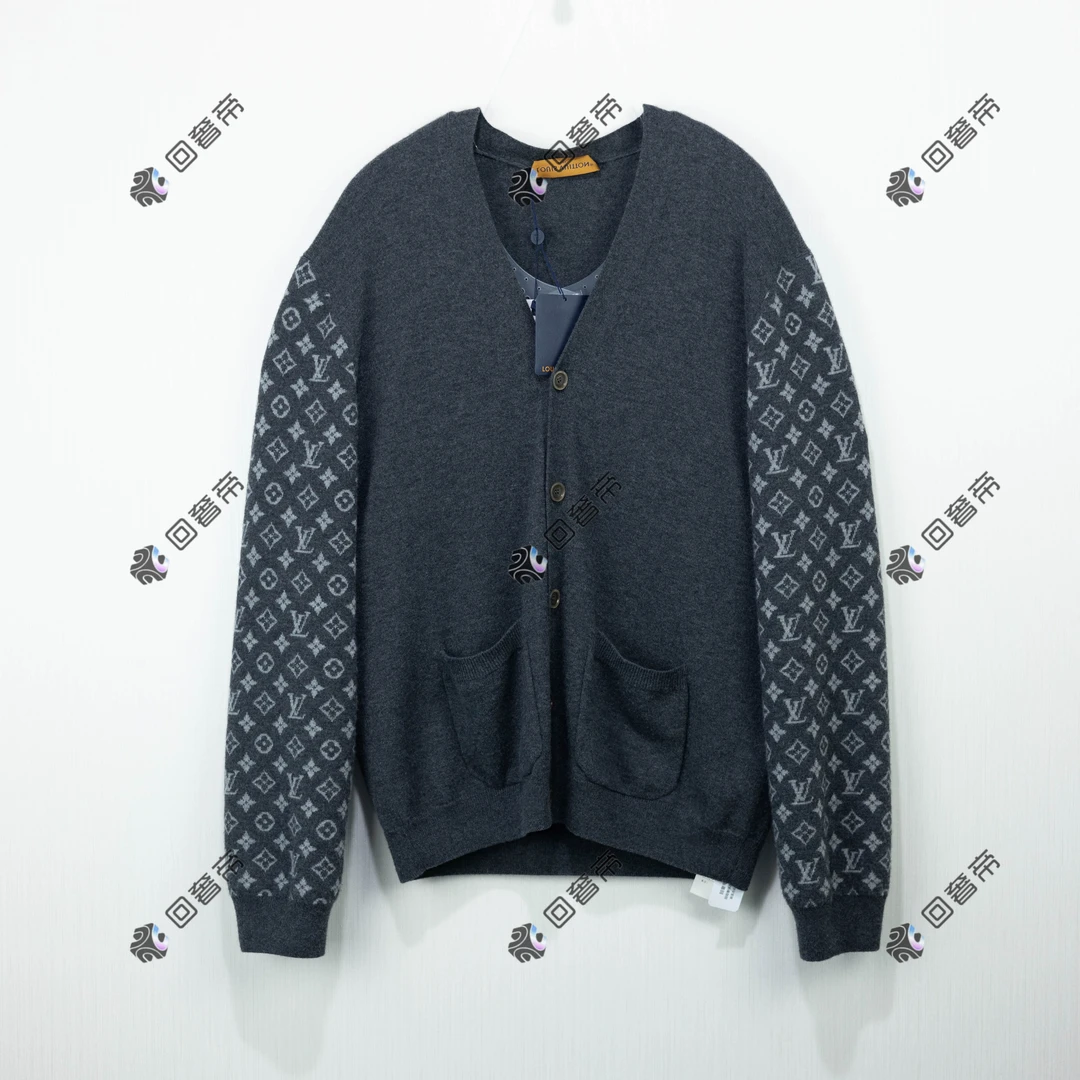 全新未使用 LouisVuitton/路易威登 男/XXL码/满logo开衫/14000