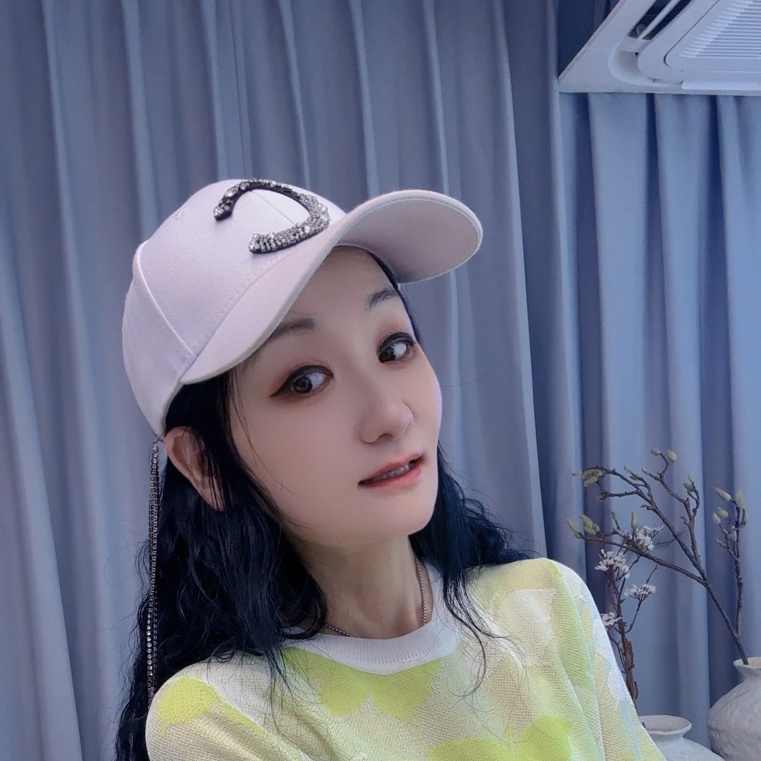 MZ001白色C字帽子