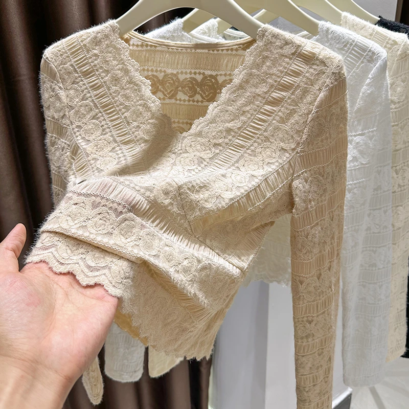 高级感波浪边v领打底衫女春秋新款磨毛蕾丝内搭短款显瘦低胸上衣