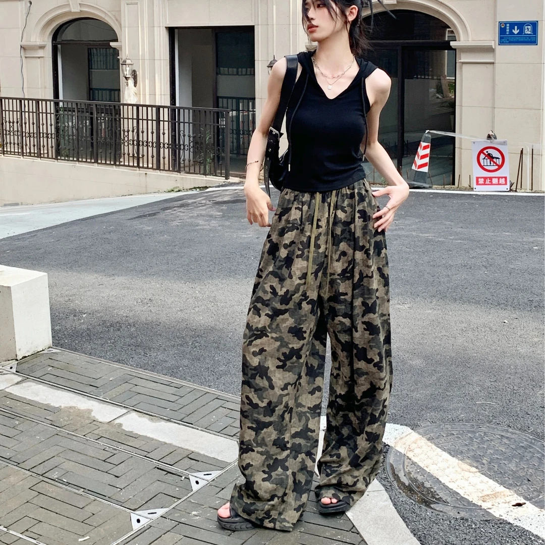 2428233夏季气质显瘦收腰黑色带帽无袖卫衣加迷彩休闲裤套装