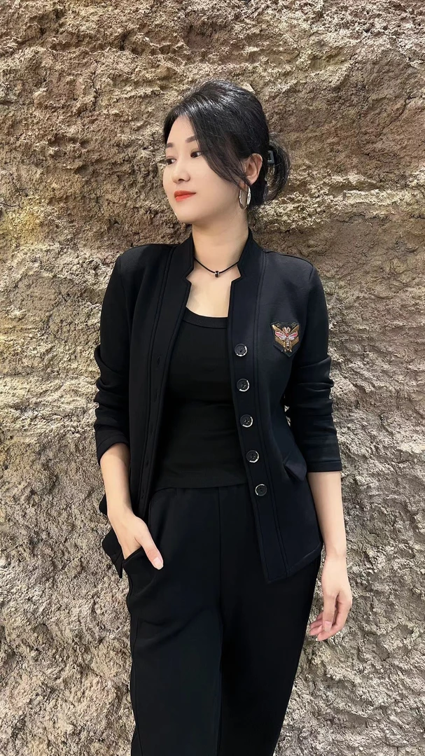 2303款液态棉西服上衣，衣长63微弹，休闲西装