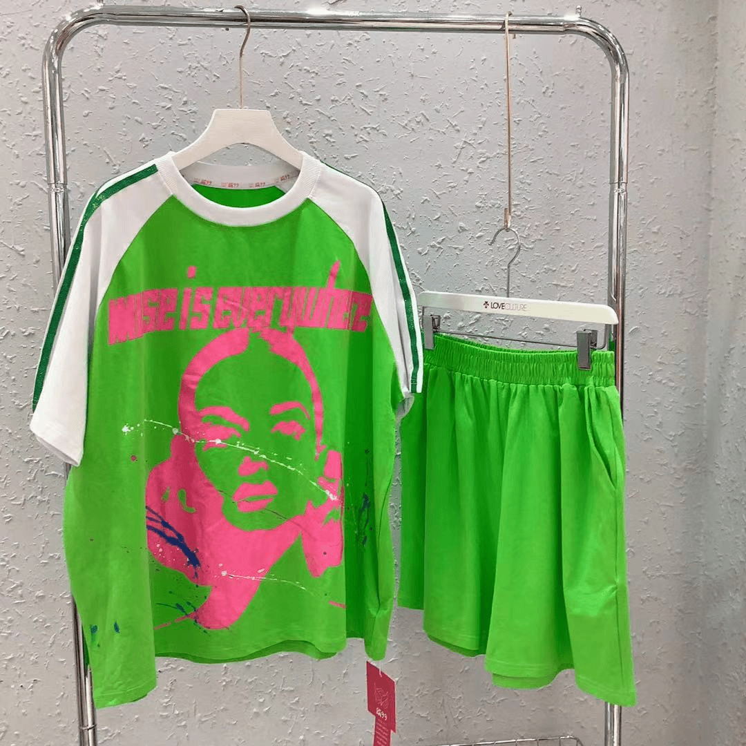 潮牌女士绿色套装