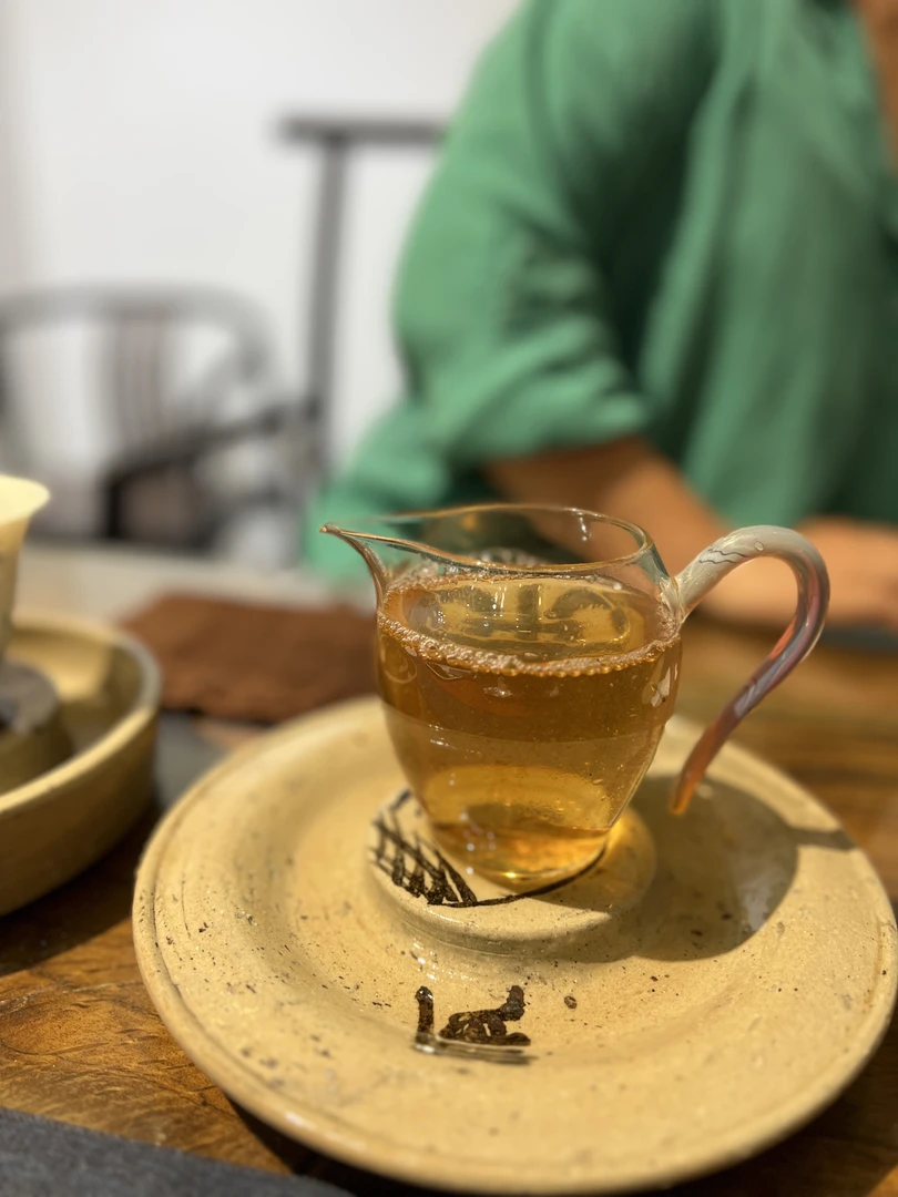 老茶【昔归忙麓山】2009年昔归核心区古树春100克饼(陈香菌香醇厚)
