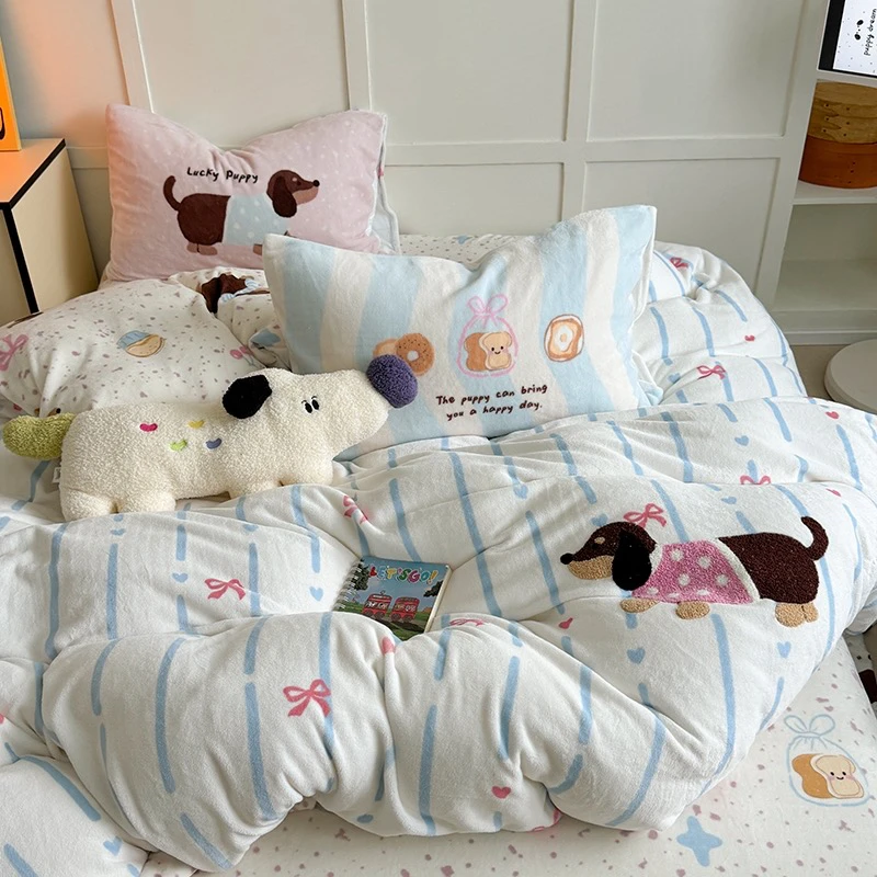 Seven【蓝衣腊肠狗狗】加厚牛奶绒立体毛巾绣双面印花四件套