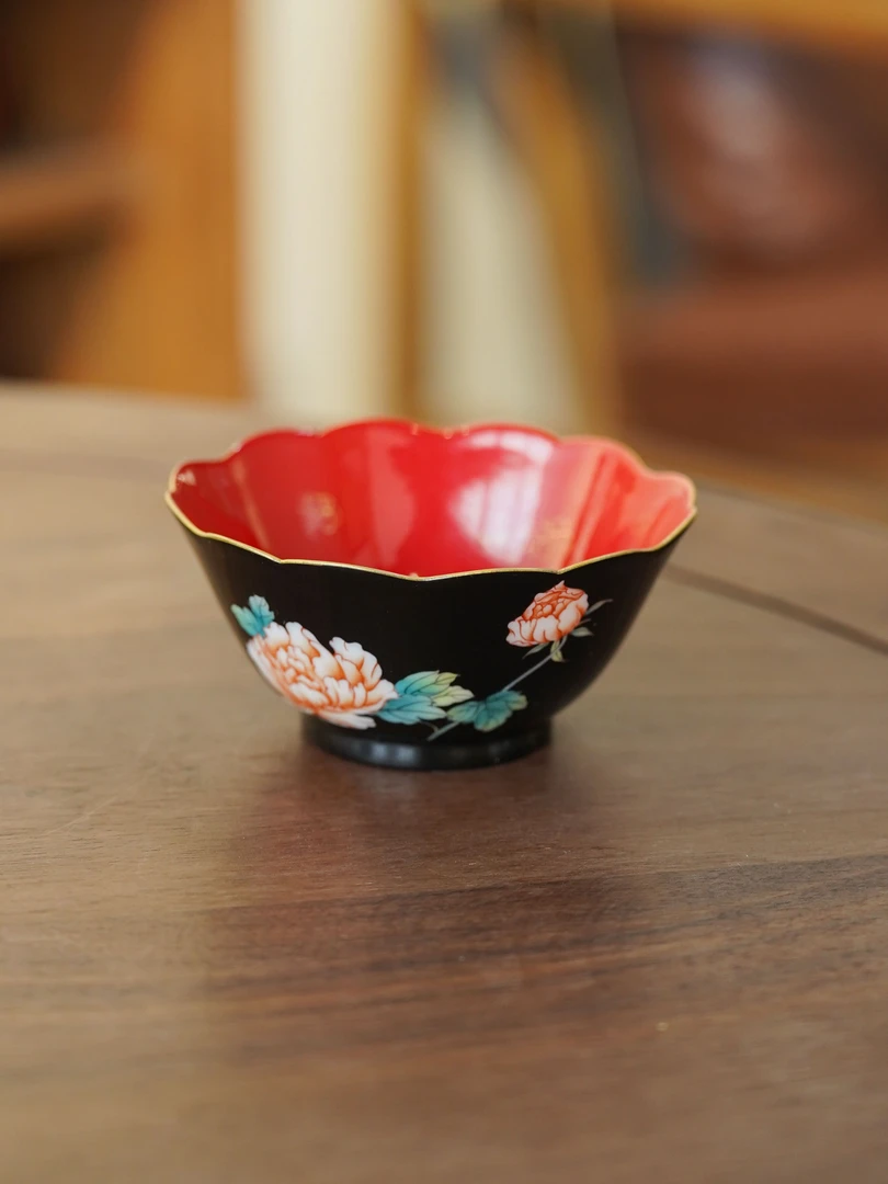 YTJ00156雅同集-黑地牡丹卧云杯