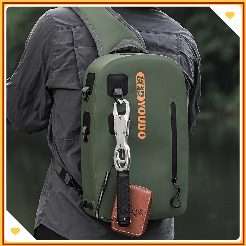 可调节单肩多功能钓鱼包防水户外路亚包硬壳钓鱼渔具包轻便型现货