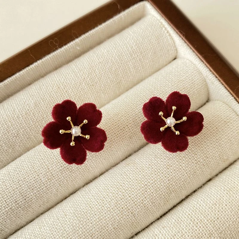 红色花朵耳钉可爱甜美植绒樱花耳环丝绒耳饰女小众设计感耳钉耳饰