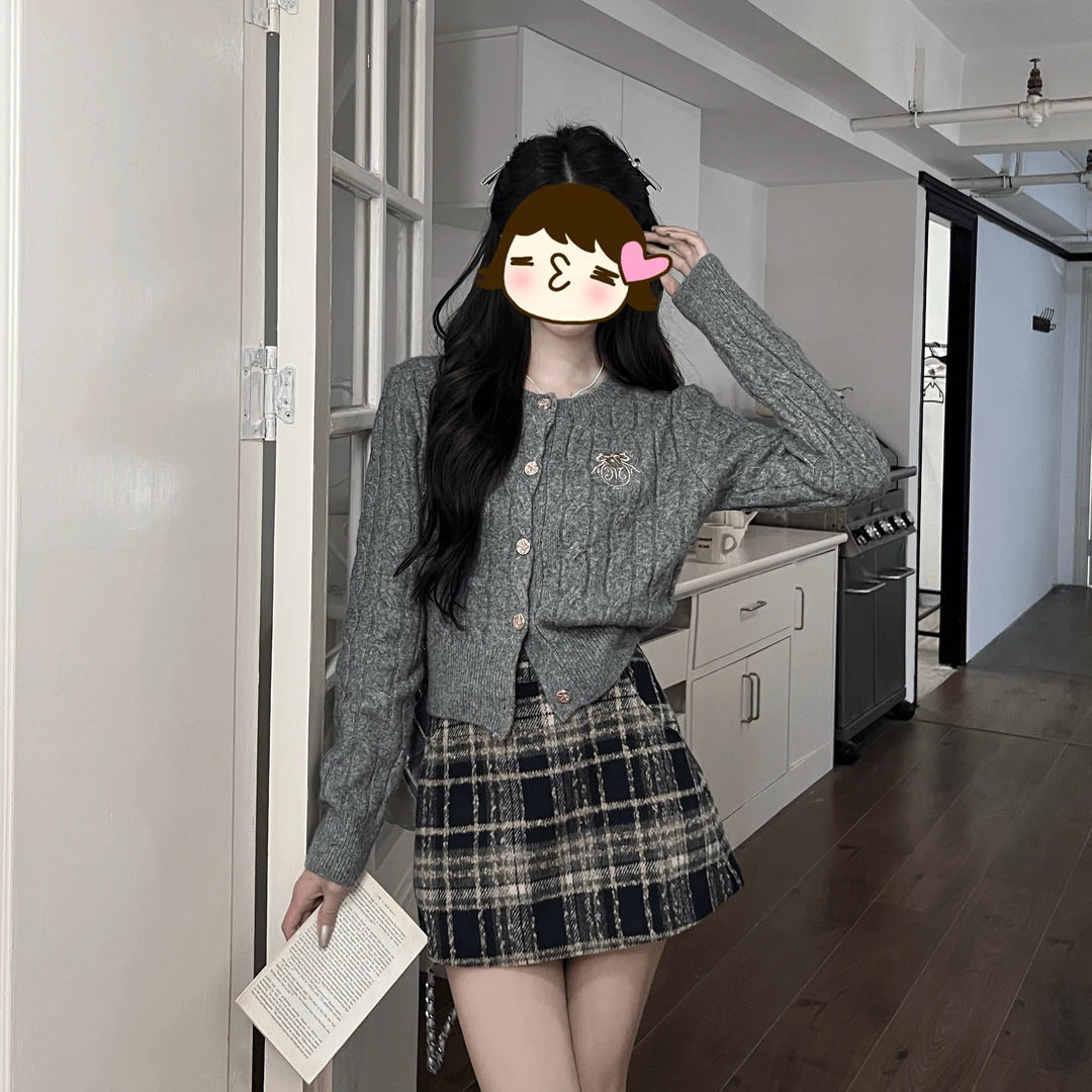 复古格子半身裙女秋冬2024新款小香风高腰显瘦气质短款格纹A字裙