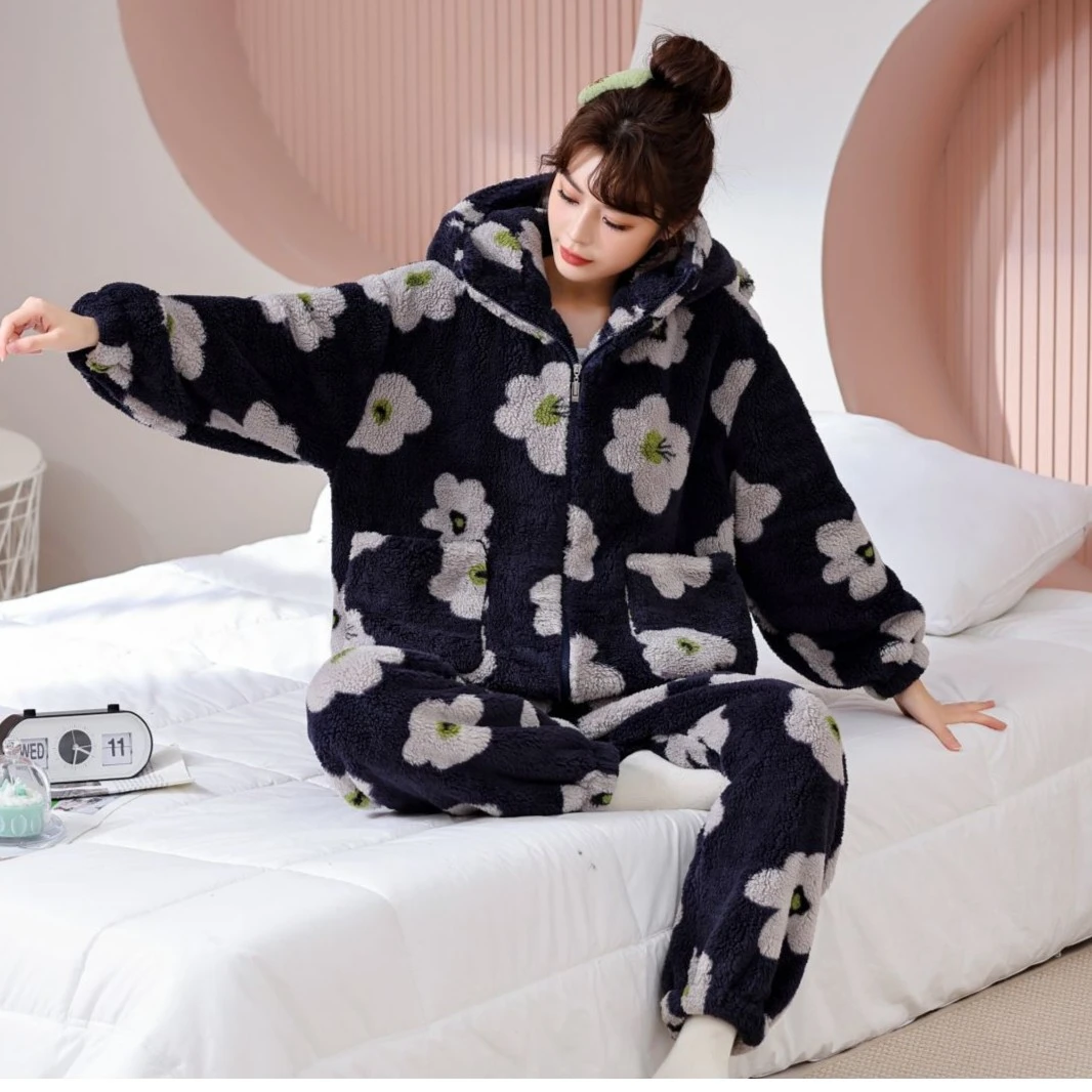 加厚加绒珊瑚绒睡衣女冬季可爱新款法兰绒连帽家居服套装可外穿