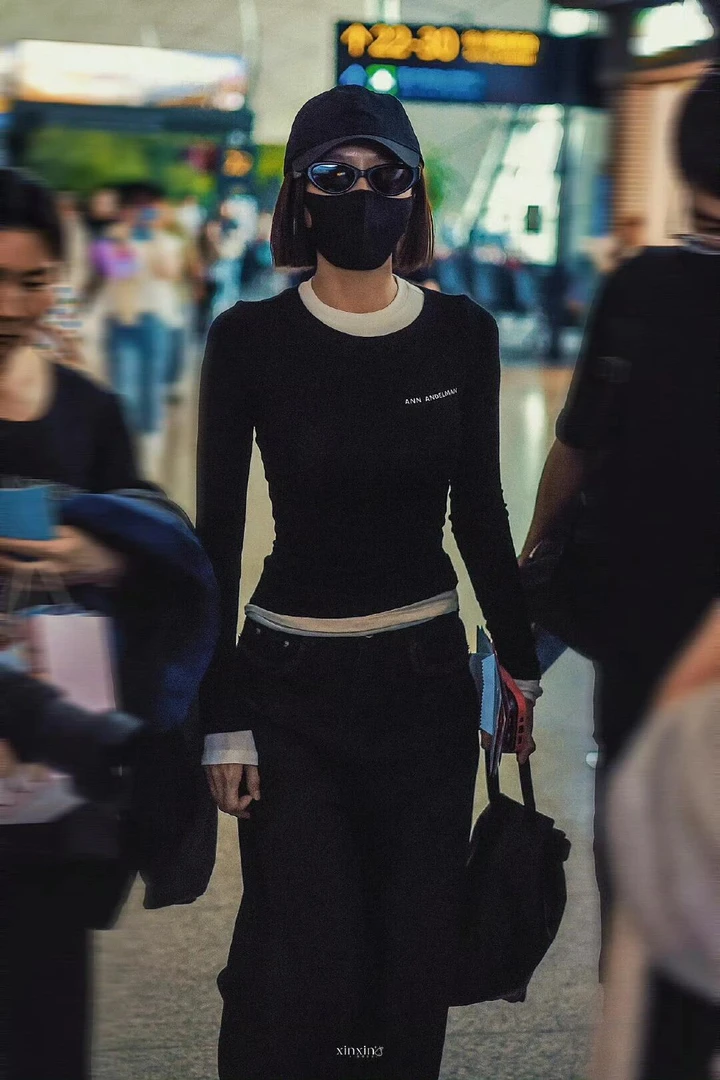 设计师品牌~2024春夏新品腻腻同款假两件双领修身长袖打底衫上衣