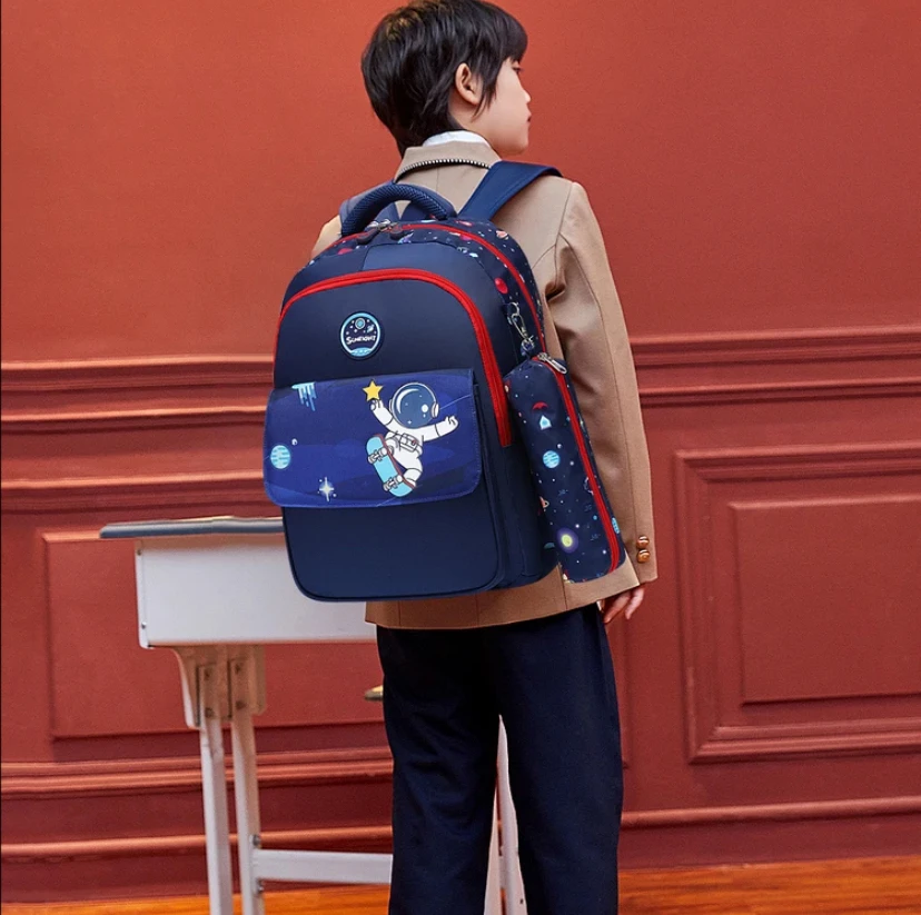 阳光8点减负护脊书包小学生轻便双肩背女生男孩超轻