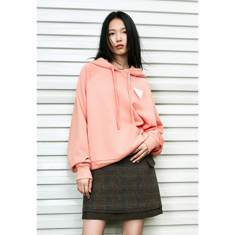 UR新款女装时尚休闲风百搭印花插肩袖连帽卫衣UWV430116