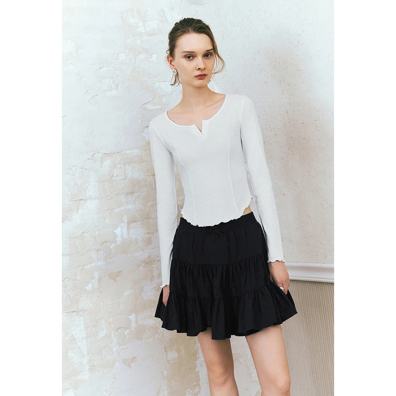 UR女装设计感木耳边立体分割修身T恤UYY440045