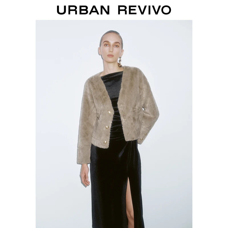 UR新款女气质V领菱格金属纽扣外套UWM140039+