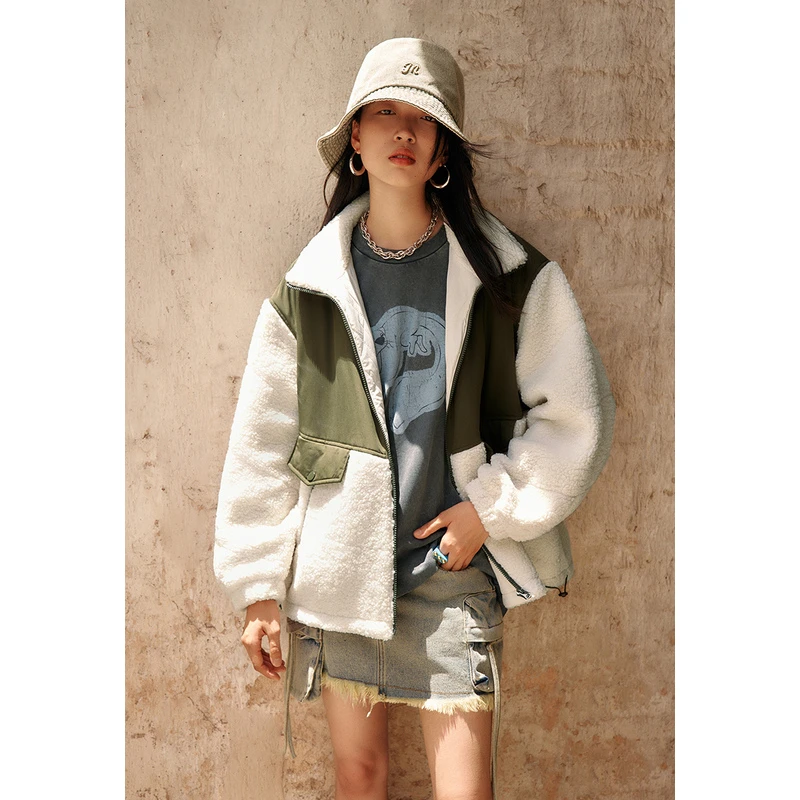 UR秋冬新款女装休闲简约拉链口袋撞色设计棉服外套UWL130025