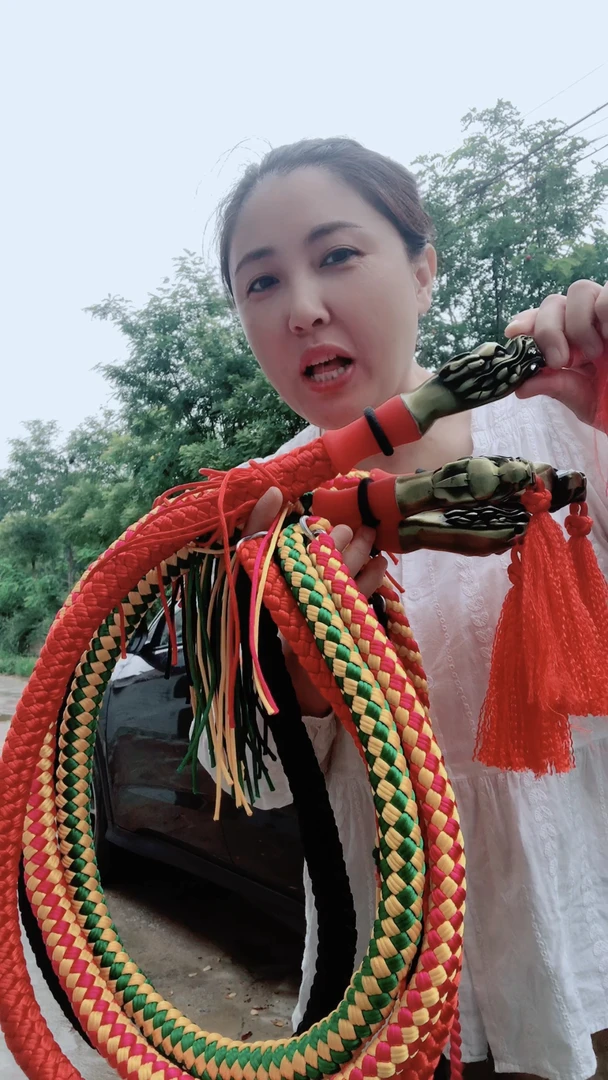 四海龙鞭。龙头把手花色绳鞭（内芯不加链条）初学入门绳鞭，健身鞭.