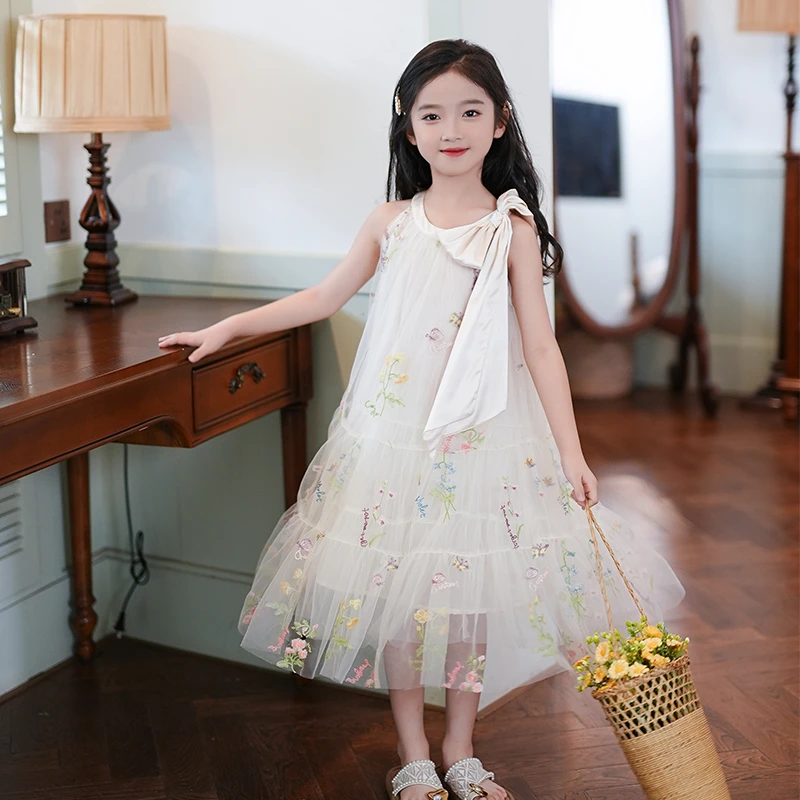 53514女童连衣裙夏新款小众设计挂脖吊带裙子甜美绣花网纱裙长裙