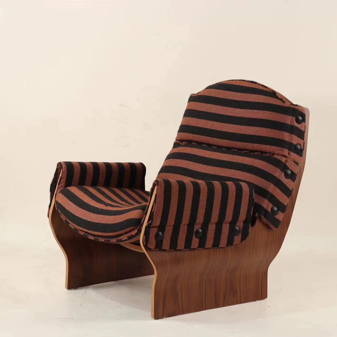 意式简约复古设计师侘寂风实木异形布艺客厅样板房休闲纽扣沙发椅