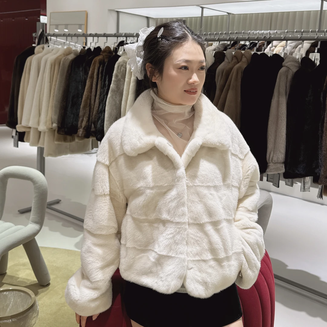 时尚短款立翻领女士外套冬季咖色优雅设计横排百搭宽松