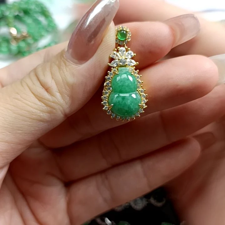 翡翠颈饰银S925镶嵌翡翠成品